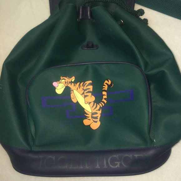 🚫SOLD🚫 on depop Vintage Tigger backpack - Picture 3 of 5